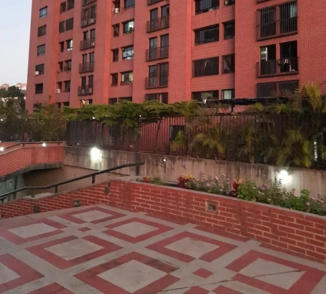 Se Vende Hermoso Apartamento Remodelado En Valle Abajo. (r.o)