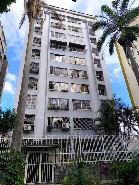 Vendo Apartamento En La Urbina En Calle Cerrada