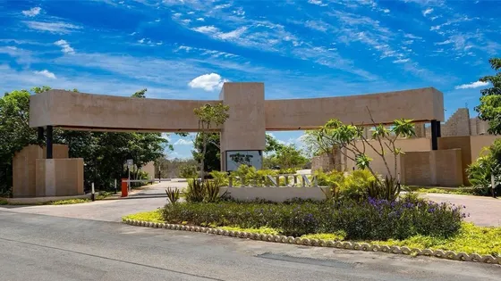 Terreno En Venta En Plenum Residencial En Cholul