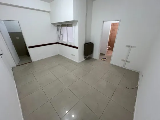 Departamento 2/3 Ambientes Con Patio En Alquiler