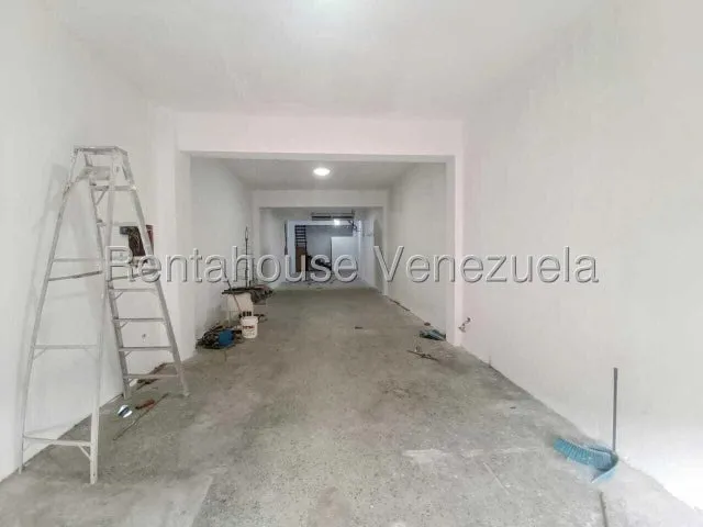 Naudy Escalona Profesional Inmobiliario Con Más De 10 Años De Experiencia En Rentahous Vende Excelente Local Comercial En Pleno Centro De Barquisimeto