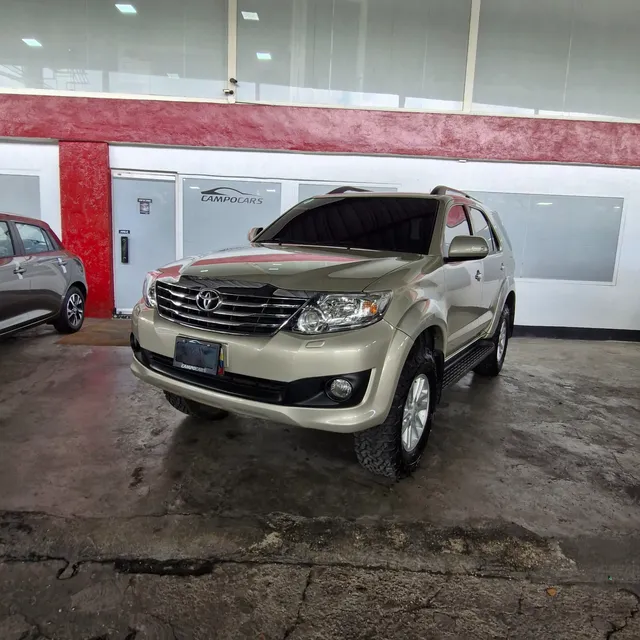 Toyota Fortuner Full
