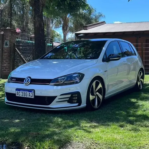Volkswagen Golf 2.0 GTI TSI App Connect
