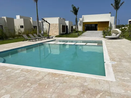 Casa Dúplex Con Línea Blanca En Punta Cana, 3 Habitaciones, Cerca Del Semáforo Del Downtown
