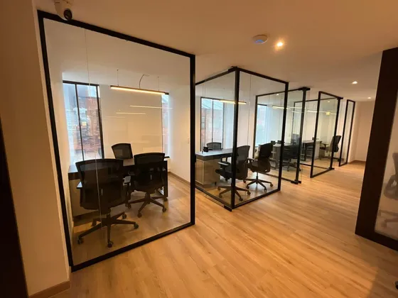 En Venta Oficina Coreworking Ubicada En El Lago (18530).