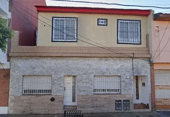 Venta Amplio Ph 3 Amb Al Frente Con Terraza En Caseros. Inmejorable Zona