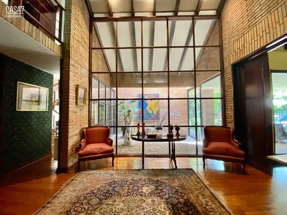 Casa En Venta De 5 Dorm. En Lo Barnechea