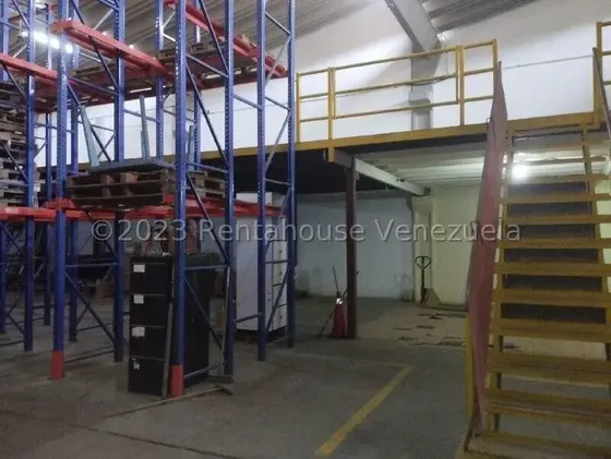 En Venta, Galpón De 1.124mts Útiles, Con Mezzanina Y Vigilancia Privada En Zona Industrial Ii Barquisimeto. Monica Carrasquel Asesor Inmobiliario