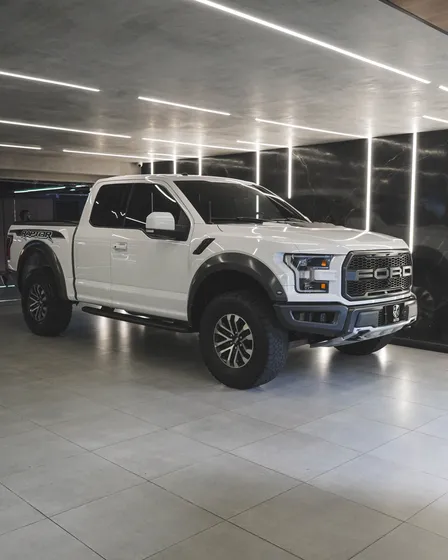 Ford F-150 Raptor Super Crew