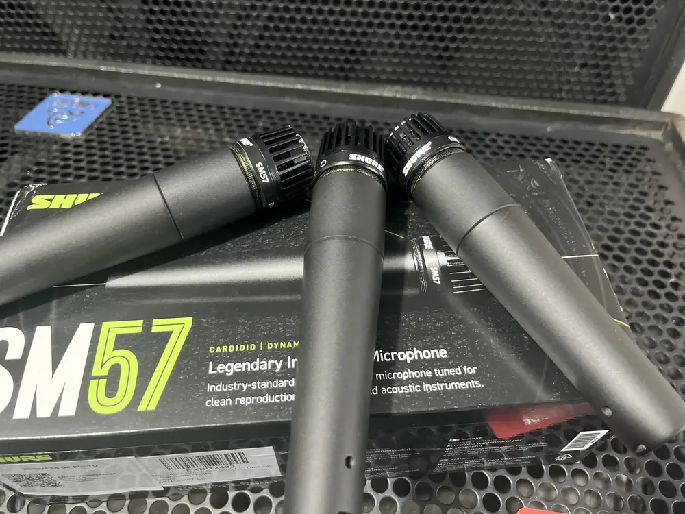 Microfone Shure SM SM57-LC Legendary Instrument - preto