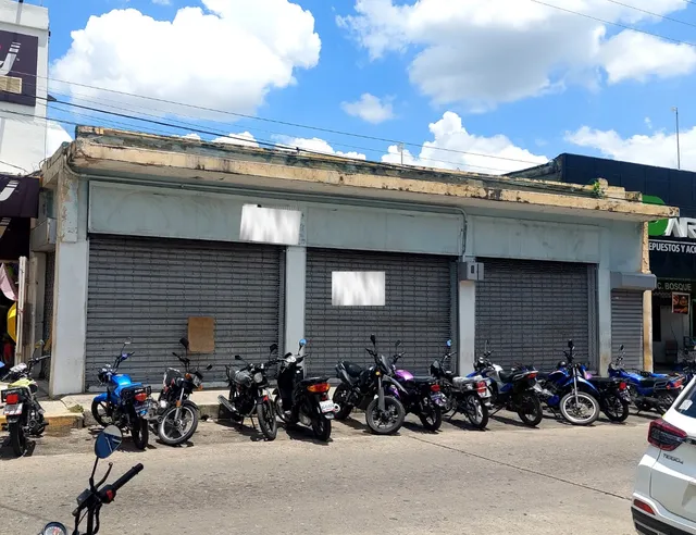 Re/max Activo Vende Local Comercial A Pie De Calle En El Centro De Valencia   Cod. 272701
