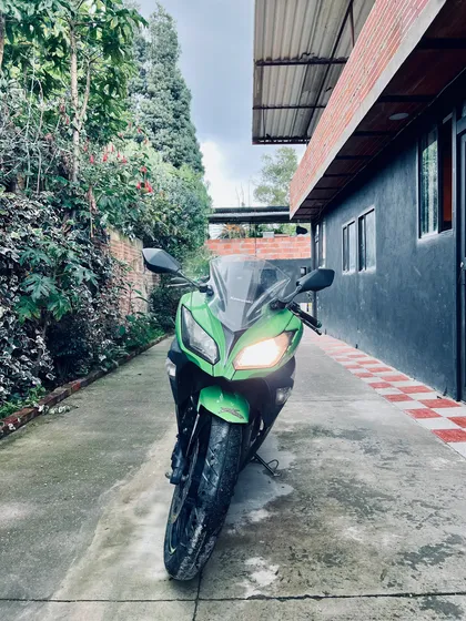 Deportiva Ninja 300 Modelo 2013 Color Verde Lima