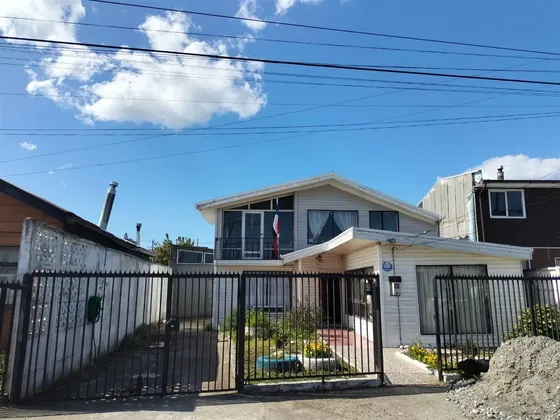 Casa En Venta Con 3 Adeptos. Adicionales.