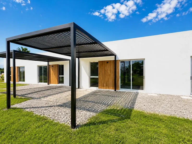 Casa De 2 Dormitorios A Estrenar En Venta Y Alquiler En Colonia Del Sacramento · Foto 1