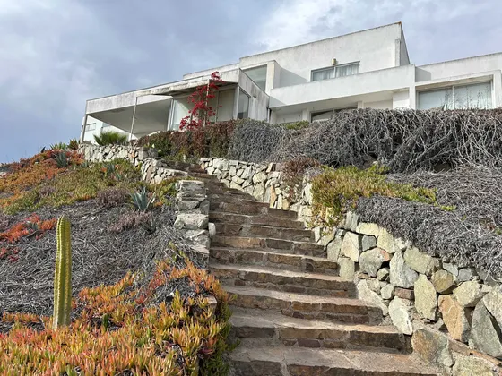 Casa 4d+serv. Con Vista En Cerro Grande Ls (172069)