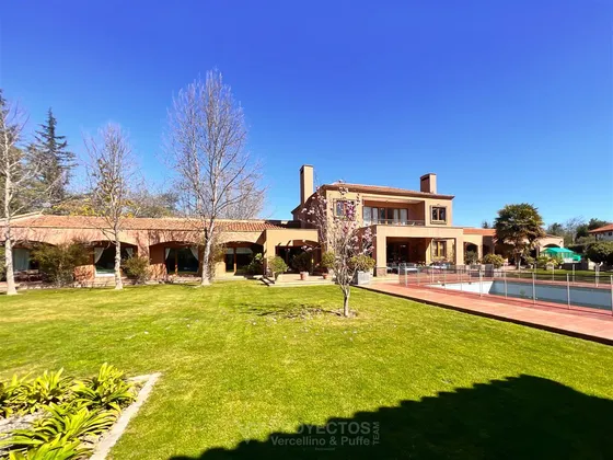Casa En Venta De 6 Dorm. En Rancagua