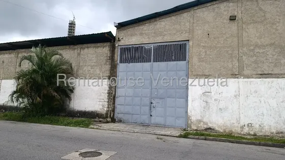 Ubicado En Los Jarales, Diagonal A La Cilinica Los Jarales Rentahouse Te Ofrece En Alquiler Galpon De 724 Metros, Amplio Porton, 2 Baños Multiples Para El Personal Obrero Y Pequeño Deposito
