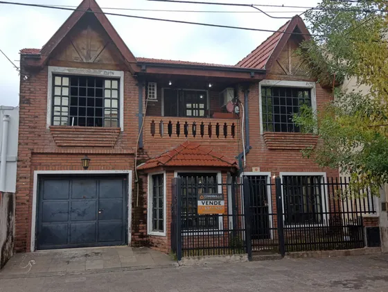 Venta Casa Caseros 6 Ambientes