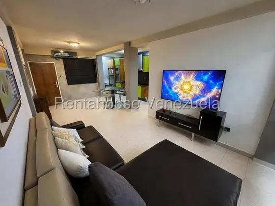 Apartamento En Venta En Cabudare Zona Centro La Mata Codigo 2 7 4 2 6 3 Mildred Amplia, Iluminada, Impecable Y Hermosa Apartamento Amoblada Cocina Moderna Areas De Recreacion Piscina Excelente Ubicaci