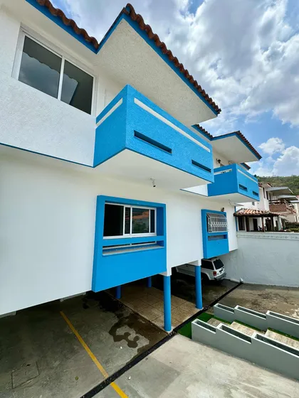 Venta Aparto Quinta En El Trigal Norte Remodelada