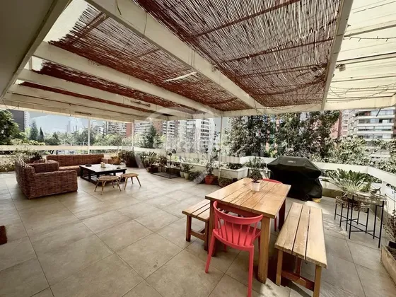 Departamento En Venta De 2 Dorm. En Las Condes