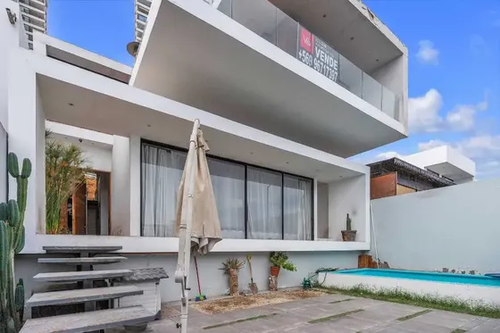Amplia Vivienda Con Excelente Conectividad (163500)