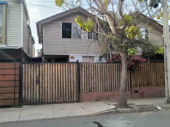 Casa En Venta De 2 Dorm. En Maipú