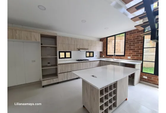 ¡casa En Lote Independiente! Loma Del Escobero Parte Baja 