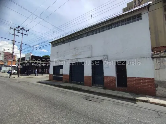  Jl//¡el Éxito Te Espera! Local De 2 Niveles, 3 Santa Marias Ideal Para Tu Emprendimiento En Venta. Centro Barquisimeto  Lara, Venezuela, Cód.  25-5894  /140 M² 