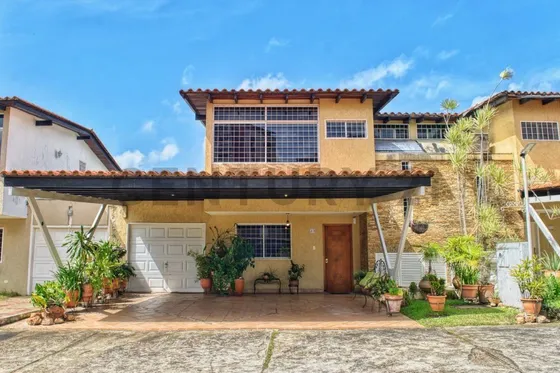Casa En Venta En Urbanización Las Palmas, Los Olivos. Puerto Ordaz