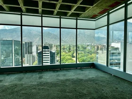 En Venta Oficinas En Obra Gris De 739 M2 En Moderna Torre De Caracas, El Rosal