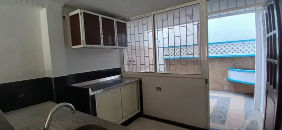 Apartamento Con Local Comercial Excelente Ubicación Cod 68790
