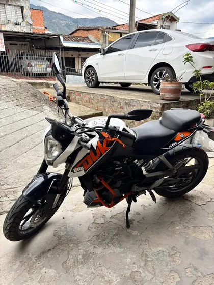 Ktm 200 - Modelo 2016 - Medellin