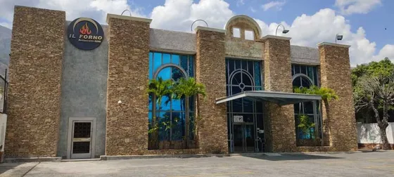 Vendo Local 2.117,20m2 Los Chorros 