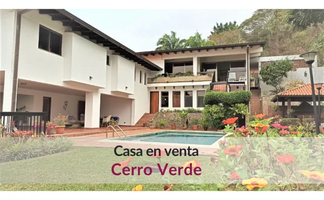 Casa En Venta En Cerro Verde Con Majestuosa Vista Y Piscina