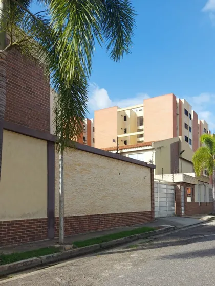 Town House Naguangua Tazajal Villa Fontina Planta 100%