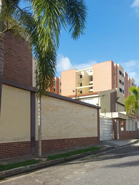 Town House Naguangua Tazajal Villa Fontina Planta 100%