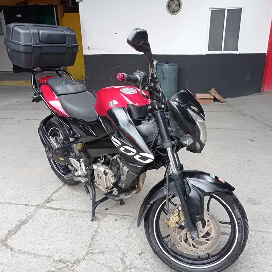 Pulsar Ns 200 Rojo Eclipse. 2017