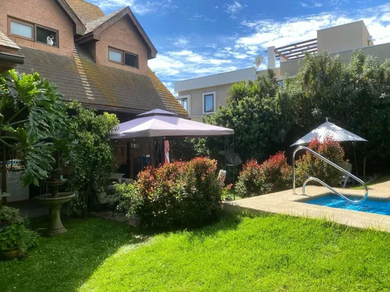 Tejada 4dormt+5baños+estar+4estac+piscina Climatiazda
