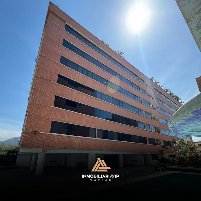 Ref  007 - 827  Grupo Inmobiliaria Vip Te Ofrece Apartamento En Venta Ubicado En  Playa Grande - Catia La Mar