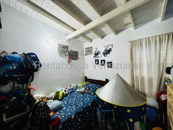 Venta Casa En Conjunto Cerrado Con Vigilancia Y Cocina Con Tope De Granito En Caramelo Cabudare,lara Rc