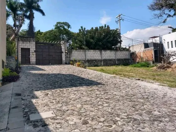 Terreno Habitacional En Privada Con Portón Eléctrico 