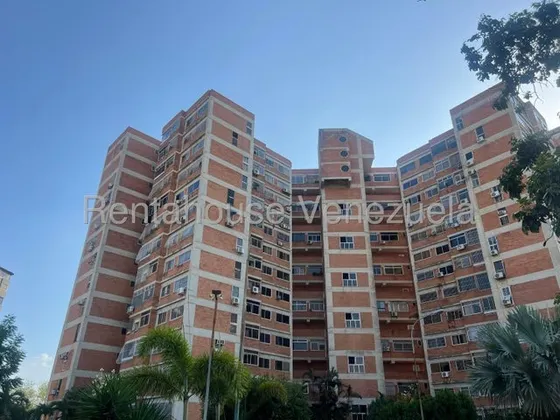 Mayra Lara Rah Te Ofrece Apartamento En Venta, Urbanización Nueva Segovia, Este De Barquisimeto A Precio De Oportunidad, Con Planta Eléctrica, Excelente Ubicación