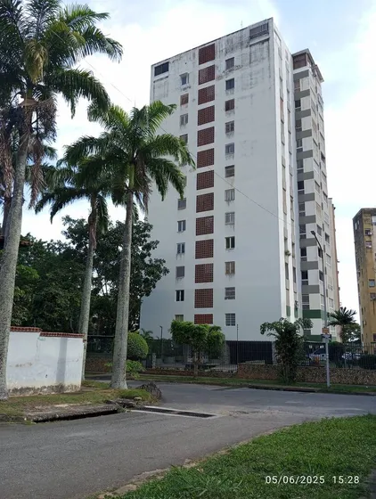 Lm Ph Lomas Del Este ( El Mejor Edificio De Data En La Urbanización)