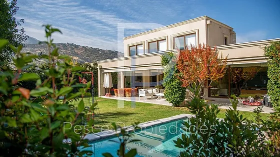 Maravillosa Casa Mediterránea En Condominio