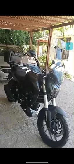 Tiene Baúl, Parabrisas Y Deflector Pfer. Aún En Garantía