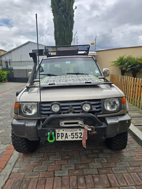 Mitsubishi Montero 3p