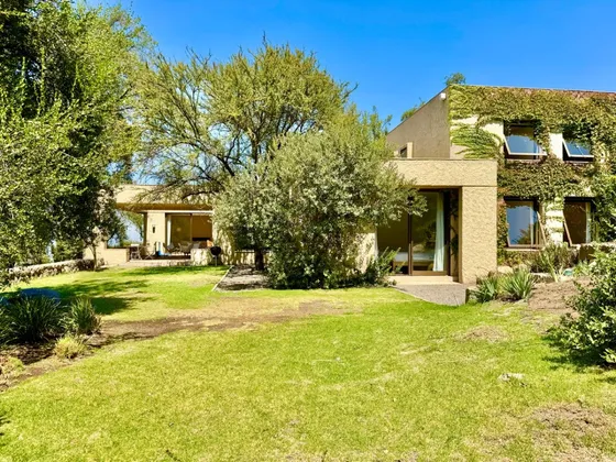 Sta. María Manquehue, Precioso Condominio, Arboles Nativos