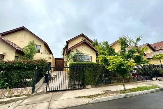 Casa En Venta, 3d, 3b, 2e, Peñalolen