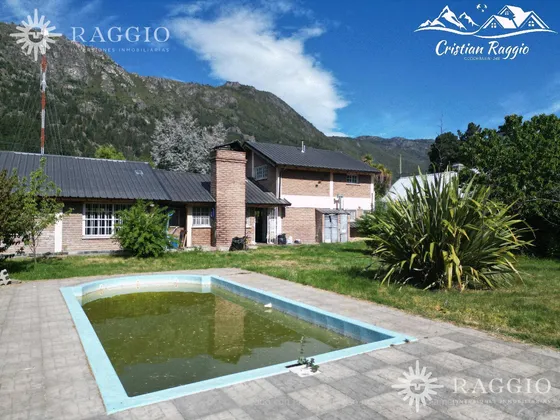 Casa De 179,90 M2 Sobre Lote De 716,53 M2 Con Pileta, Lago Puelo, Chubut (cr-152)
